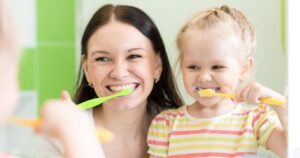 Hướng dẫn mẹ chăm sóc răng miệng ở trẻ